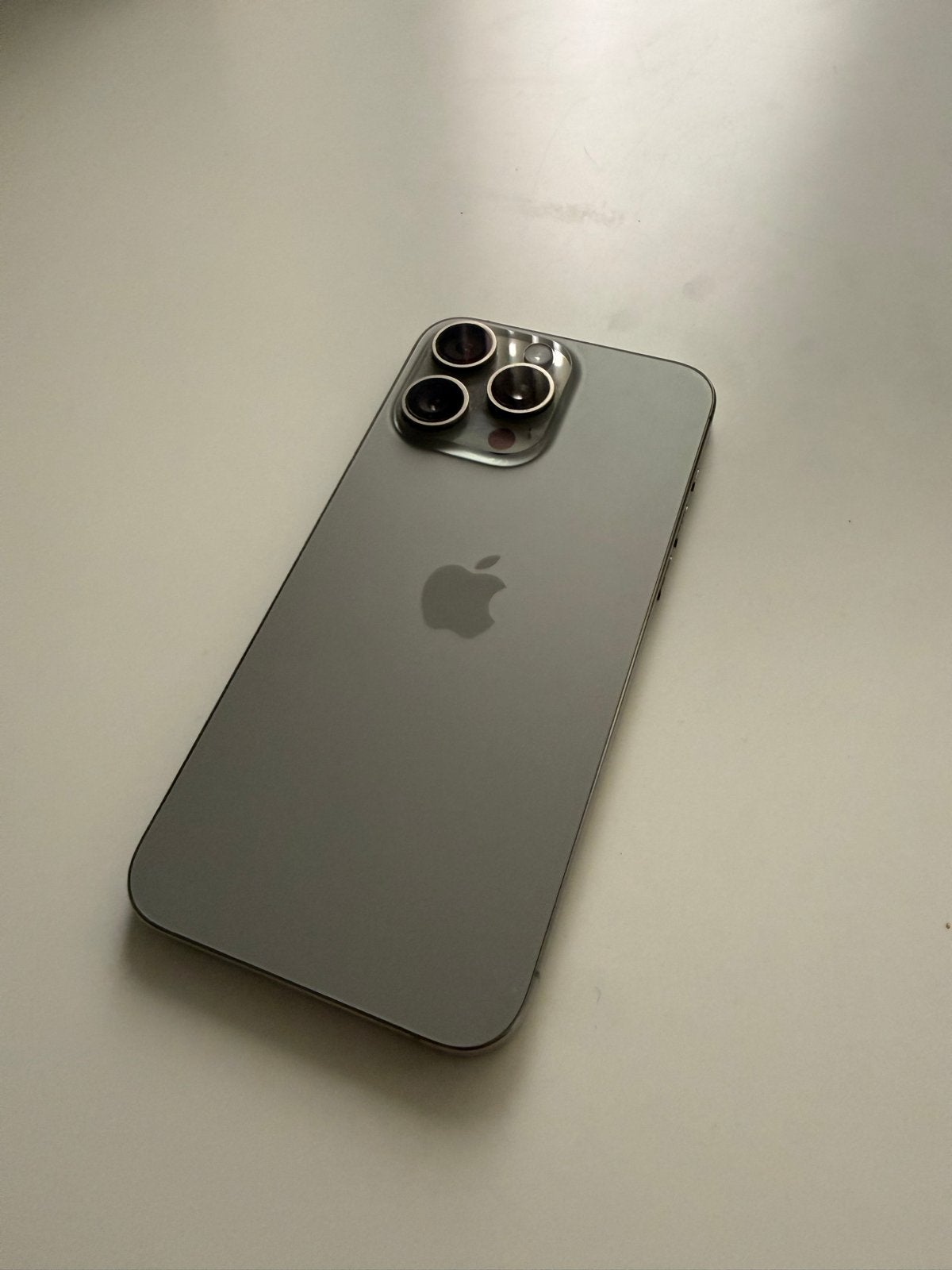 iPhone 15 Pro Max - Zo goed als nieuw, geen krasjes!, Telecommunicatie, Mobiele telefoons | Apple iPhone, IPhone 15 Pro Max, Zo goed als nieuw