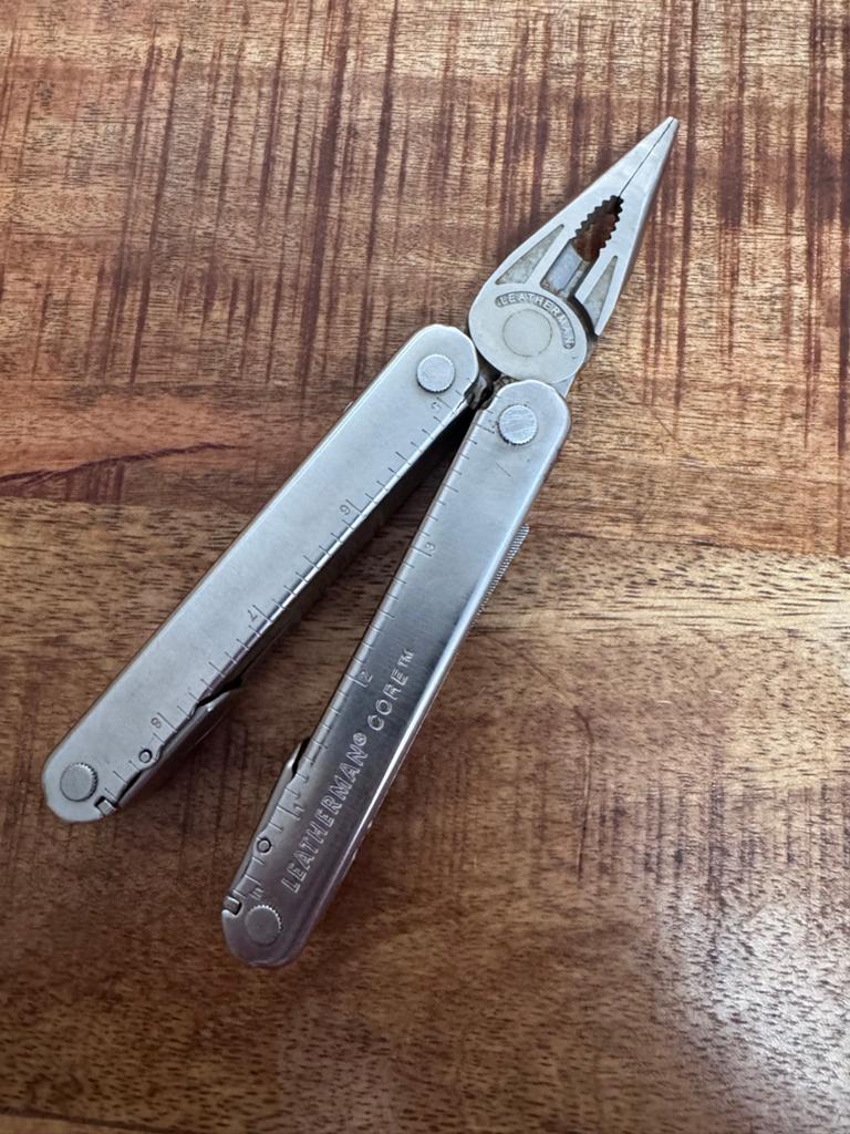 Leatherman Core multitool in goede staat met hoesje, Ophalen of Verzenden, Gebruikt