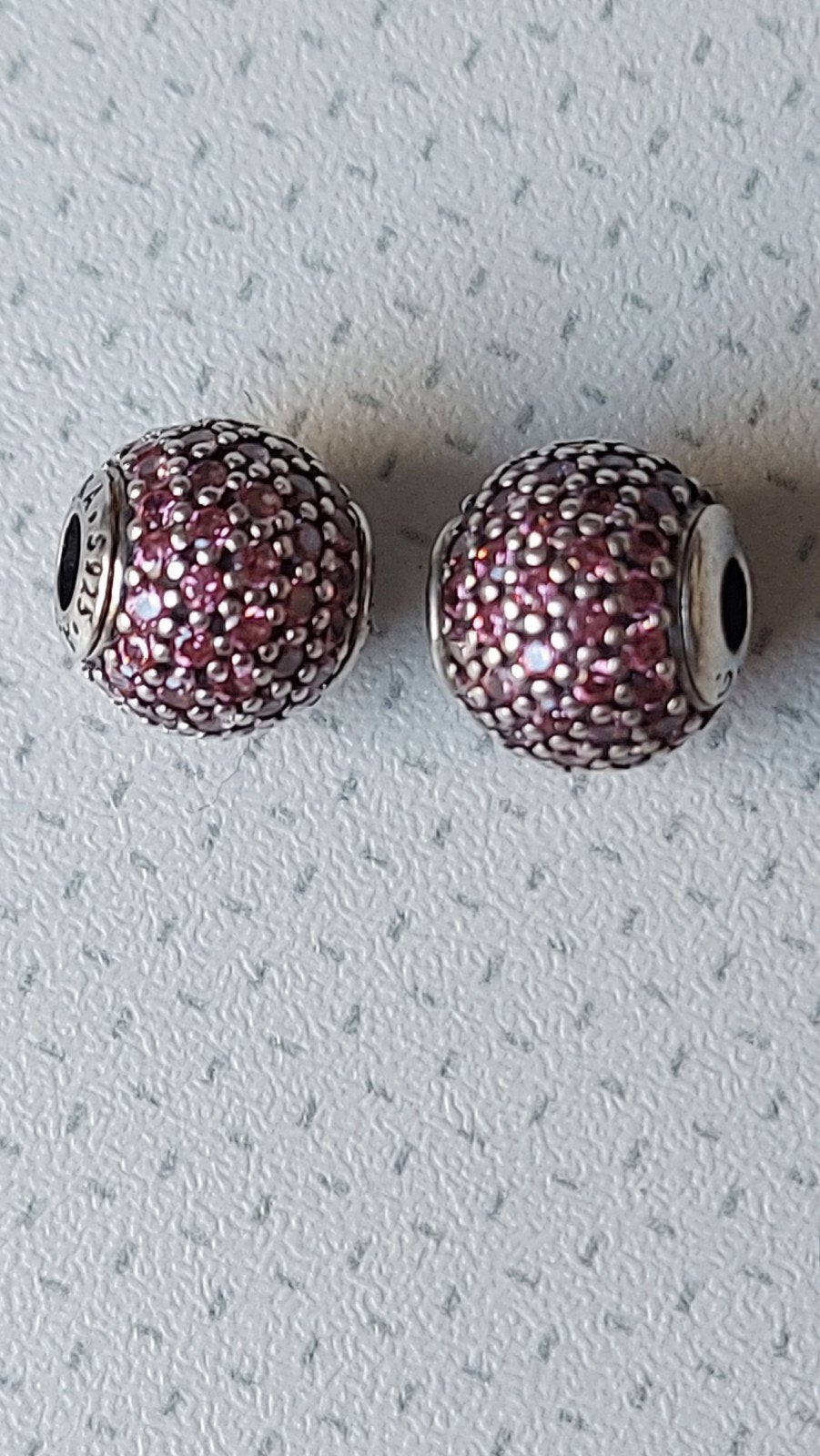 2 originele Pandora Essence Me bedels SAMEN caring, Ophalen of Verzenden, Zo goed als nieuw, Zilver, Pandora
