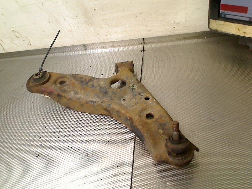 Draagarm Rechts Voor Nissan Pixo (D31S) (2009-03/2013-10), Gebruikt, Germany@nissan-services.eu, Kronenweg 38, Wesseling 50389, , Duitsland