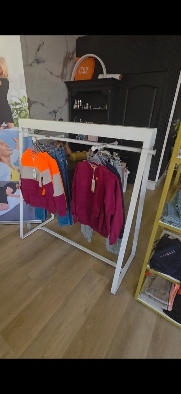 Mooi winkel kledingrek - Moet weg voor 15 juli!, Ophalen