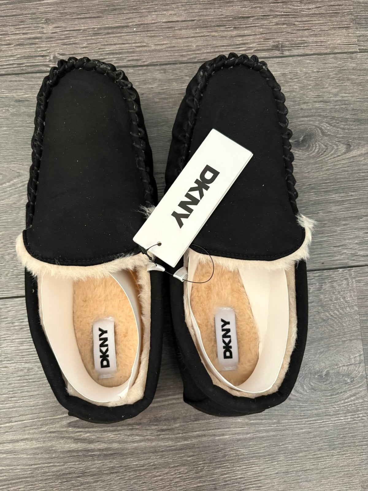 Mooie nieuwe heren DKNY sloffen Maat 42, Zwart, Nieuw, Ophalen of Verzenden, Pantoffels of Sloffen