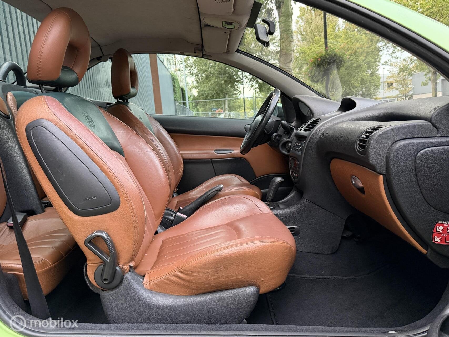 Peugeot 206 CC 1.6-16V Roland Garros Automaat|Airco|Leder|Lm, Auto's, Gebruikt, 4 cilinders, Cabriolet, 4 stoelen