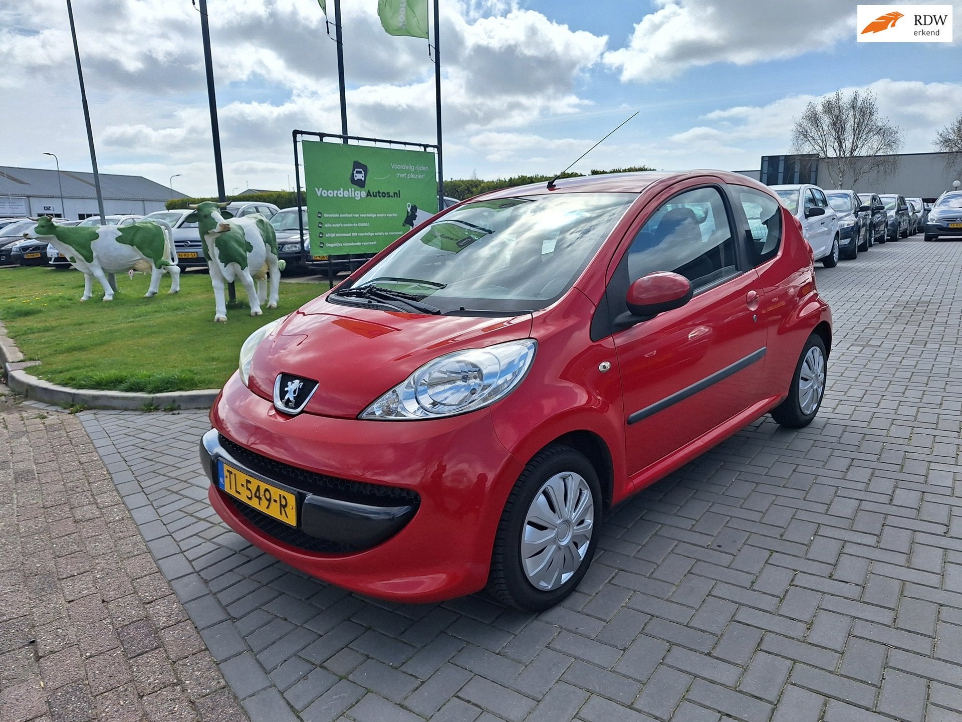 Peugeot 107 1.0-12V XR / Keurig ondeehouden / APK september, Auto's, Voorwielaandrijving, Gebruikt, 765 kg, 4 stoelen