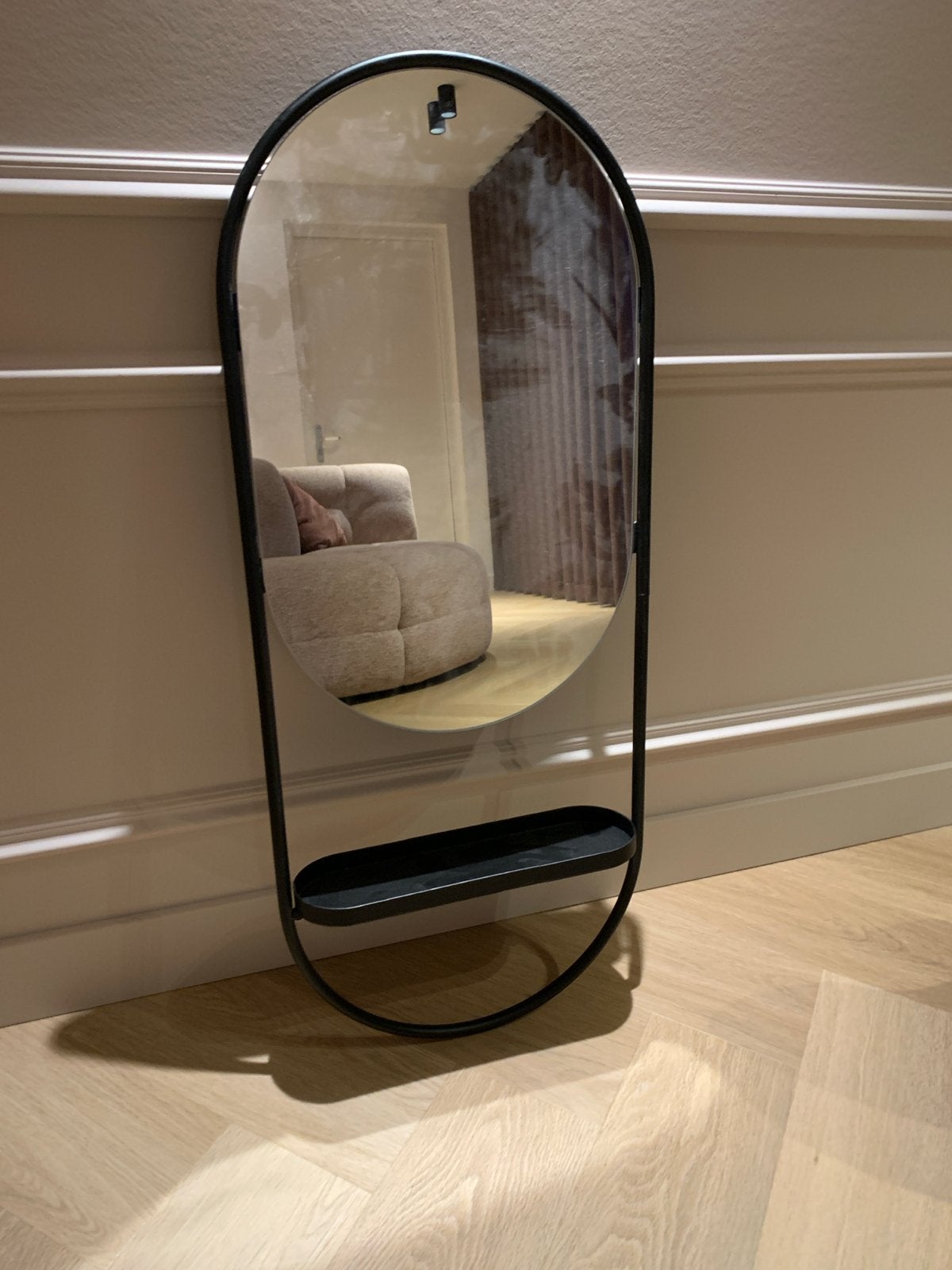 Ovale spiegel met plankje - Zwart metaal, Huis en Inrichting, Woonaccessoires | Spiegels, 100 tot 150 cm, Ophalen of Verzenden