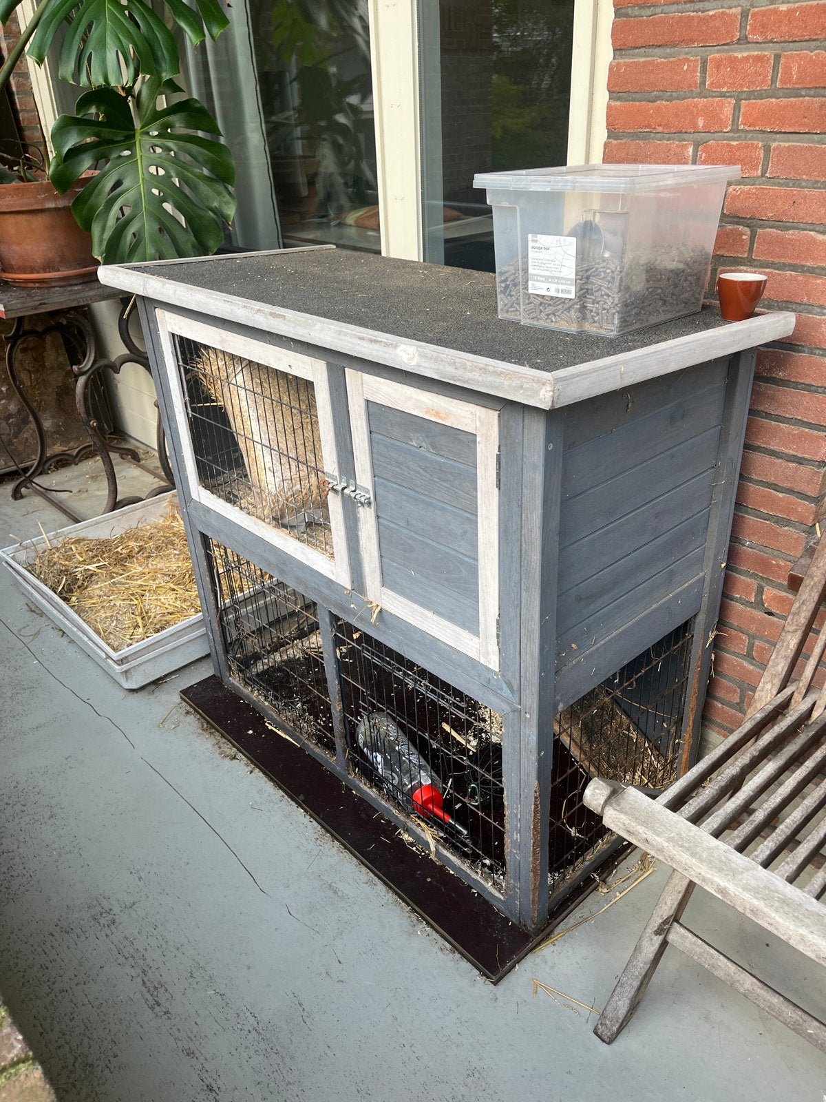 Konijnenhok gratis op te halen in Amsterdam, Gebruikt, Ophalen of Verzenden, 90 cm of meer, Konijn