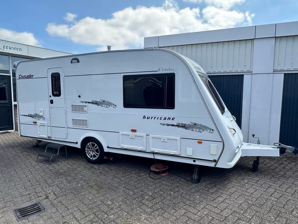 Elddis Crusader Hurricane, Standaardzit, Elddis, Schokbreker, Tot en met 2
