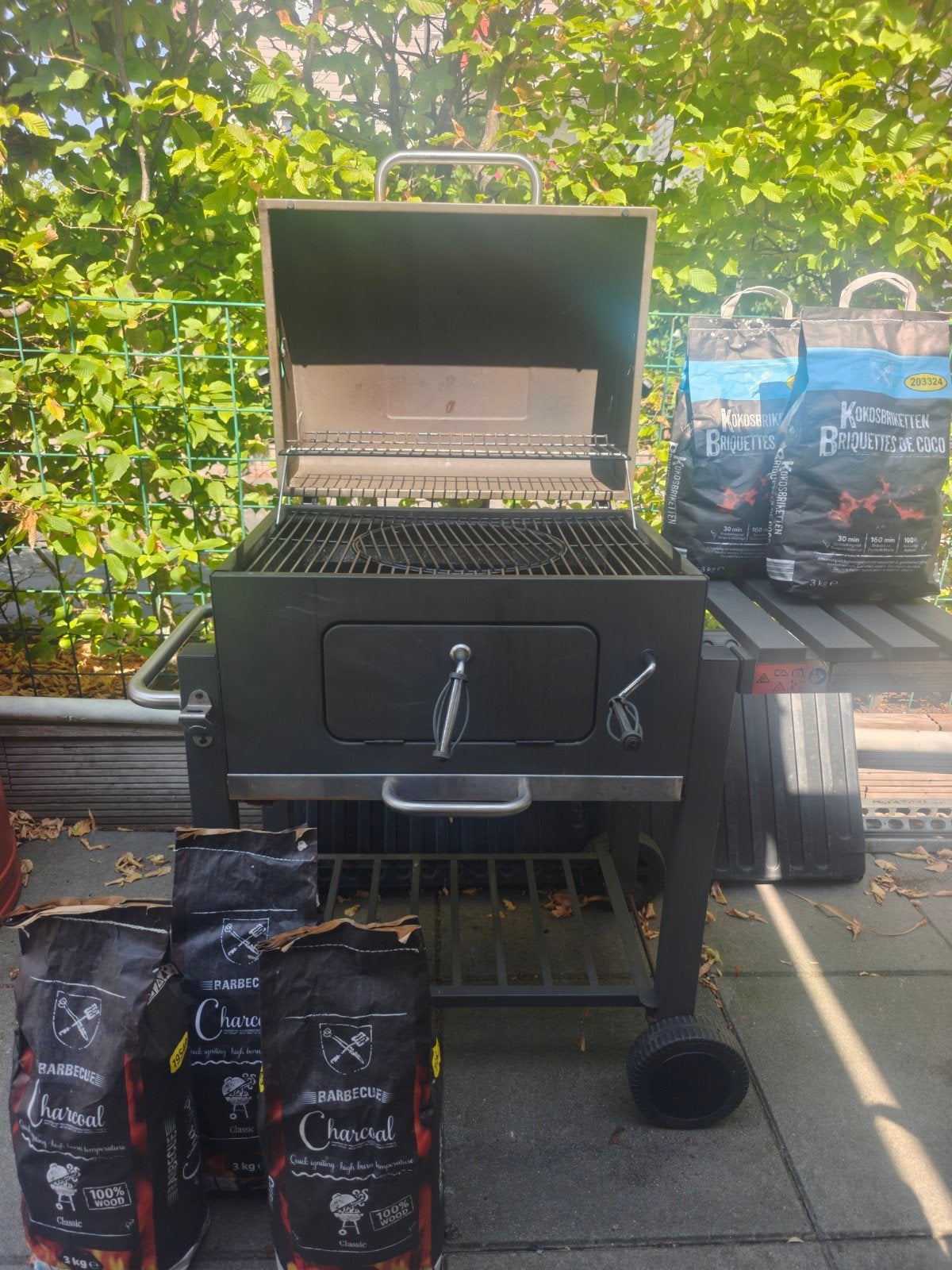 Tepro BBQ met verstelbaar houtskoolgedeelte en accessoires, Ophalen, Gebruikt, Tepro