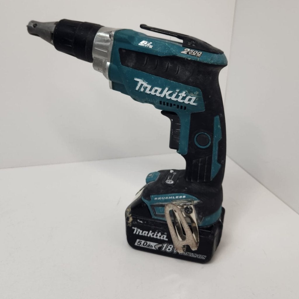 Makita DFS452 accu schroevendraaier + 5.0 Accu | gebruikt, Makita, Gebruikt, Support@makita.com, Makita Corporation, 3-11-8, Sumiyoshi-cho, 
Anjo, Aichi 446-8502
Japan