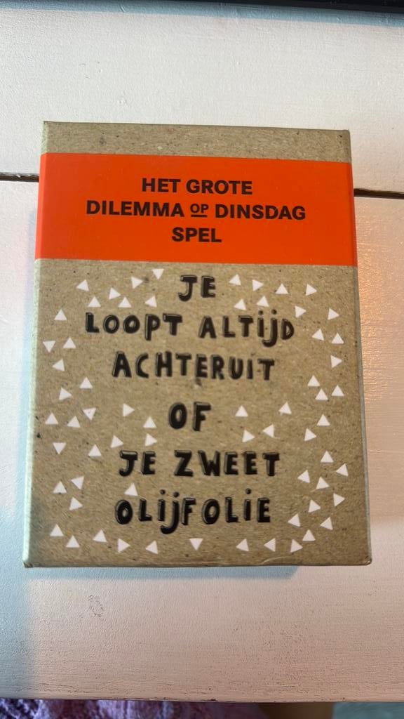 Kaartspel: het grote dilemma op dinsdag spel, Ophalen, Zo goed als nieuw