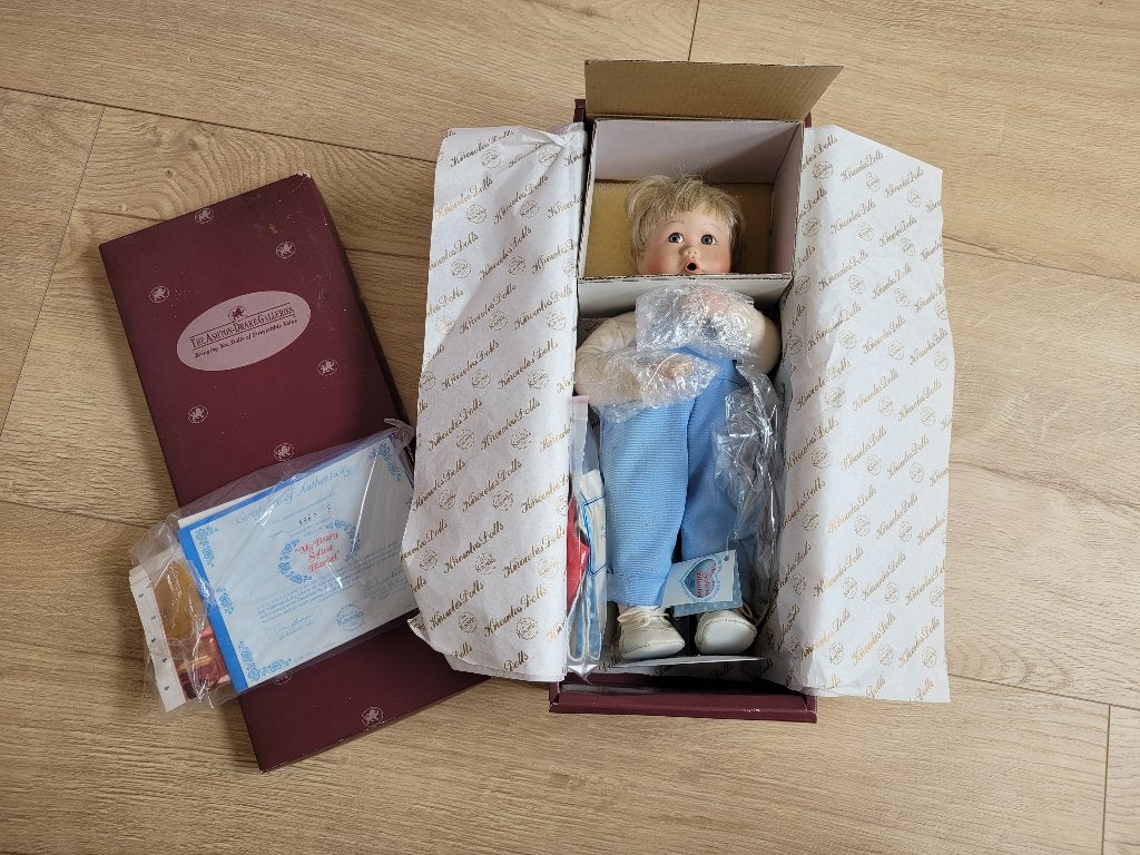 ASHTON DRAKE porseleinen pop Beary Softest Blanket93~ HH7001, Ophalen of Verzenden, Gebruikt, Pop