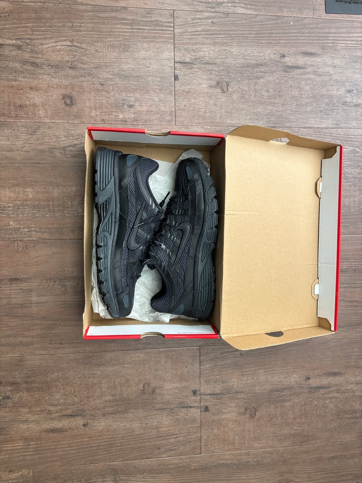 Nike P6000 PRM Zwart - Maat 45, Kleding | Heren, Zwart, Nieuw, Ophalen of Verzenden, Sneakers of Gympen
