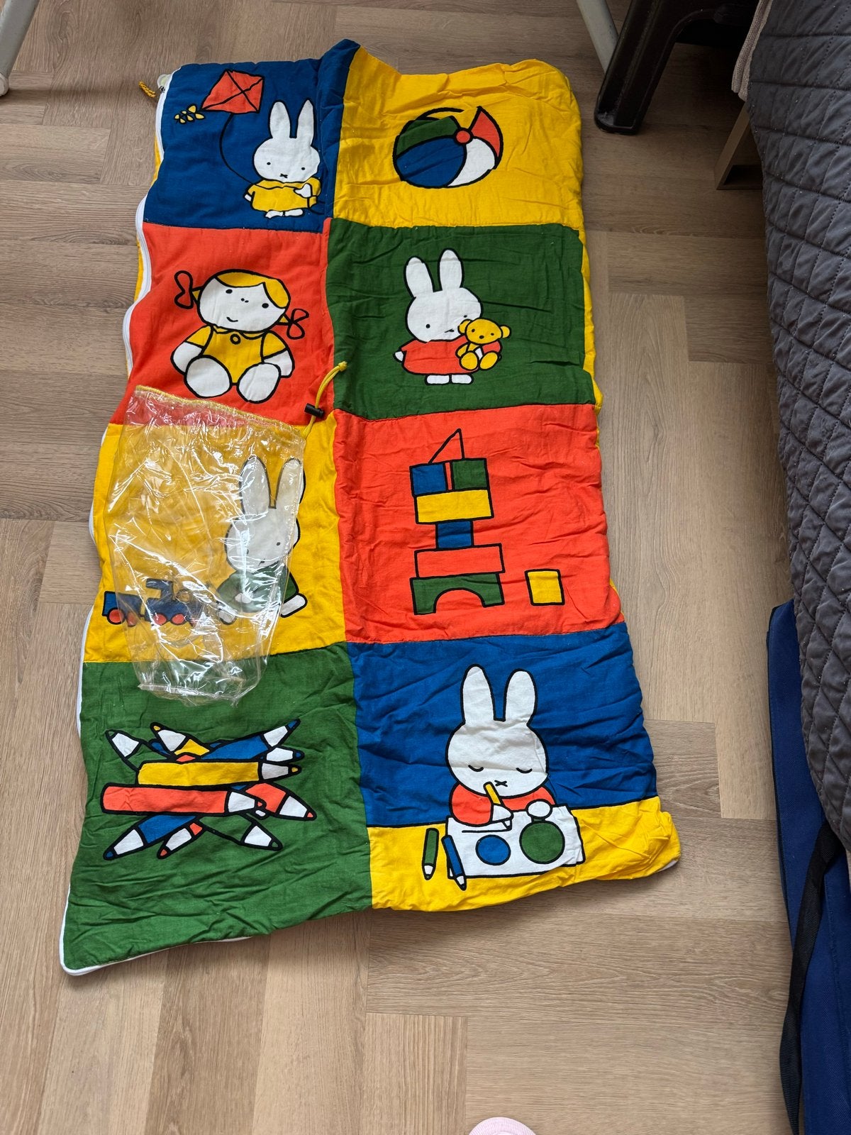 Nijntje slaapzak voor kinderen - kleurrijk en comfortabel, Caravans en Kamperen, Slaapzakken, Ophalen, Gebruikt