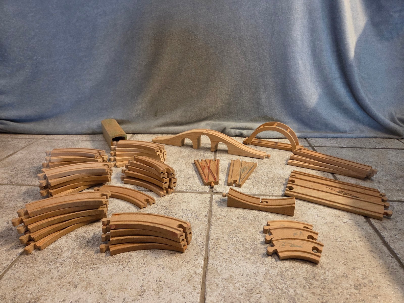 Grote set houten treinrails met accessoires, Ophalen, Gebruikt