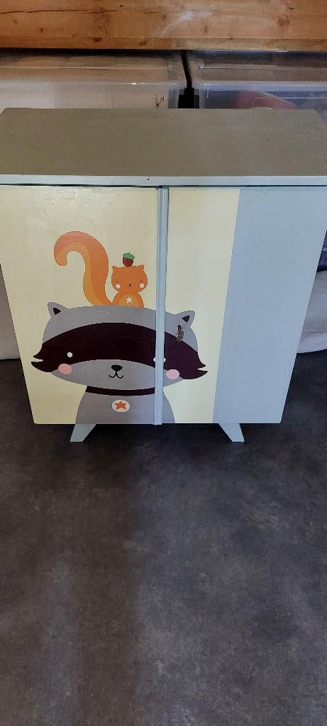 Schattig retro opbergkastje voor kinderkamer, Ophalen, Huis en Inrichting