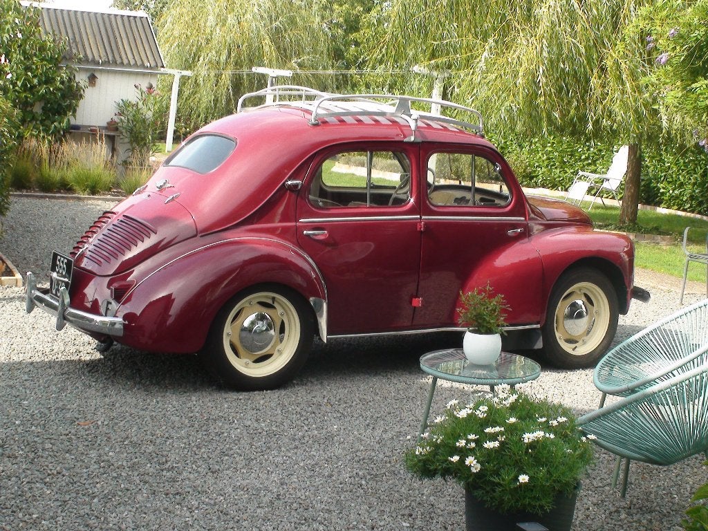 OLDTIMER RENAULT  CV4  1951, 4 cilinders, Bruin, 747 cc, Handgeschakeld