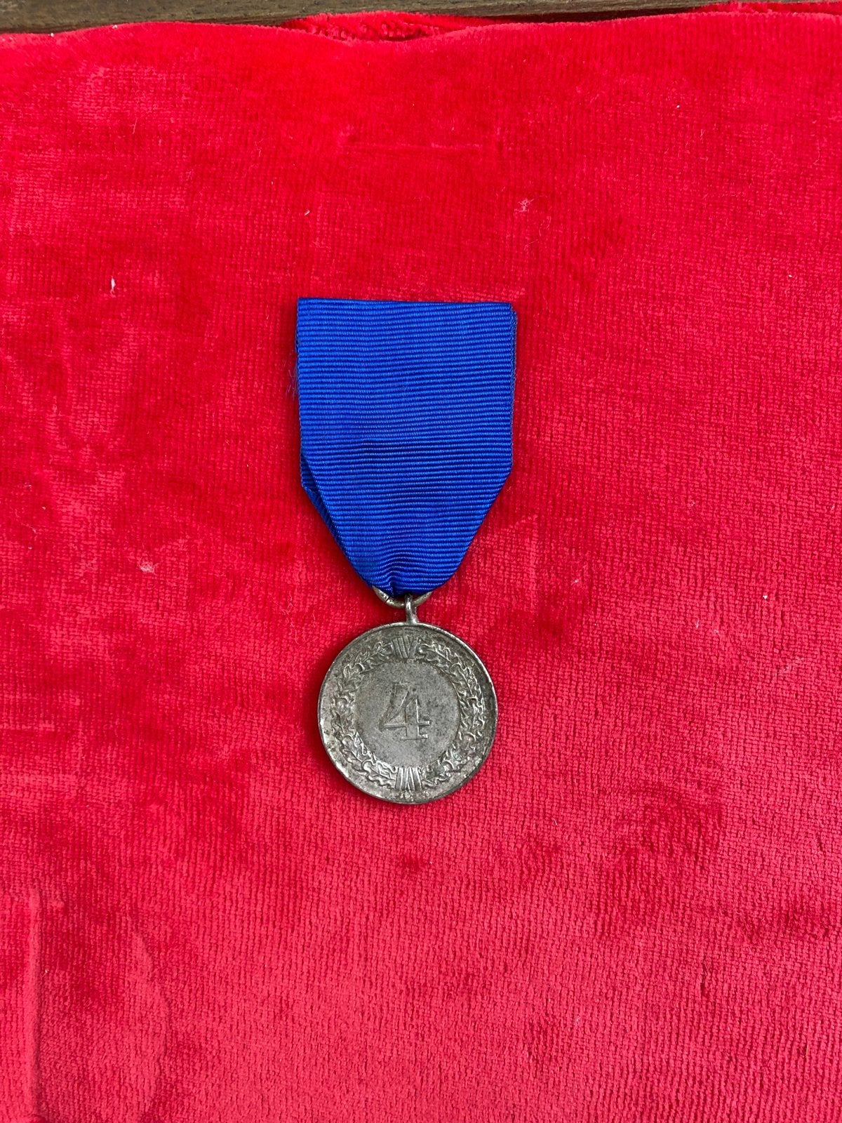 Wehrmacht Trouwe Dienst Medaille 4 Jaar, Verzamelen, Verzenden, Landmacht, Duitsland, Lintje, Medaille of Wings