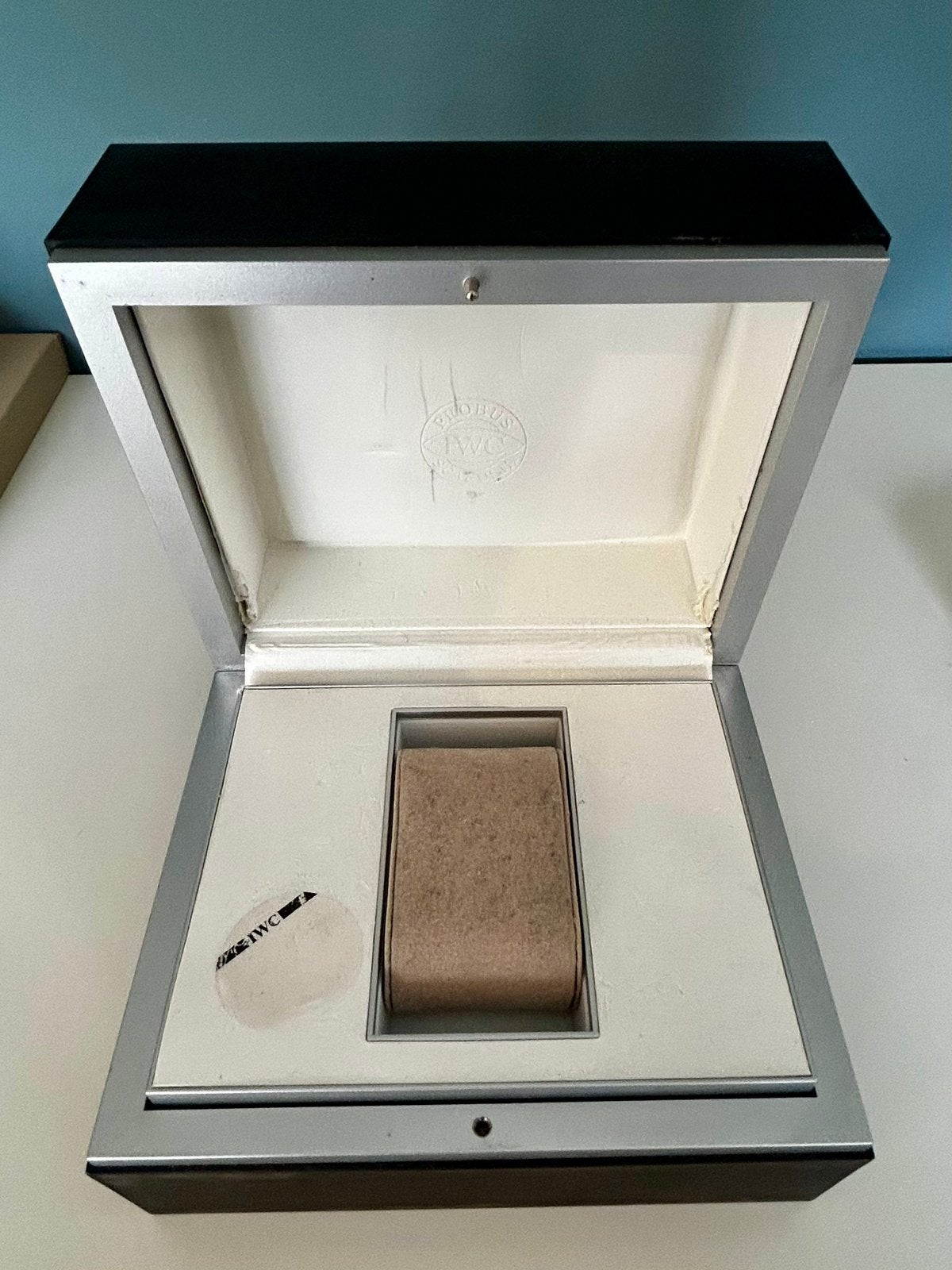 IWC horlogedoos, 100% origineel in gebruikte staat, Sieraden, Tassen en Uiterlijk, Overige merken, Kunststof, Gebruikt, Polshorloge