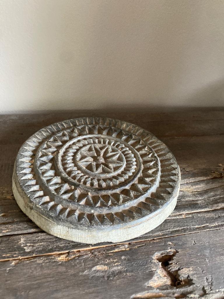Stenen chapati schotel, Schaal, Rond, Ophalen of Verzenden, Zo goed als nieuw