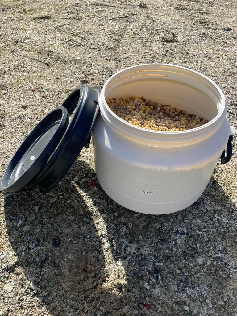 Voerton met pellets, Watersport en Boten, Ophalen of Verzenden, Nieuw, Overige typen
