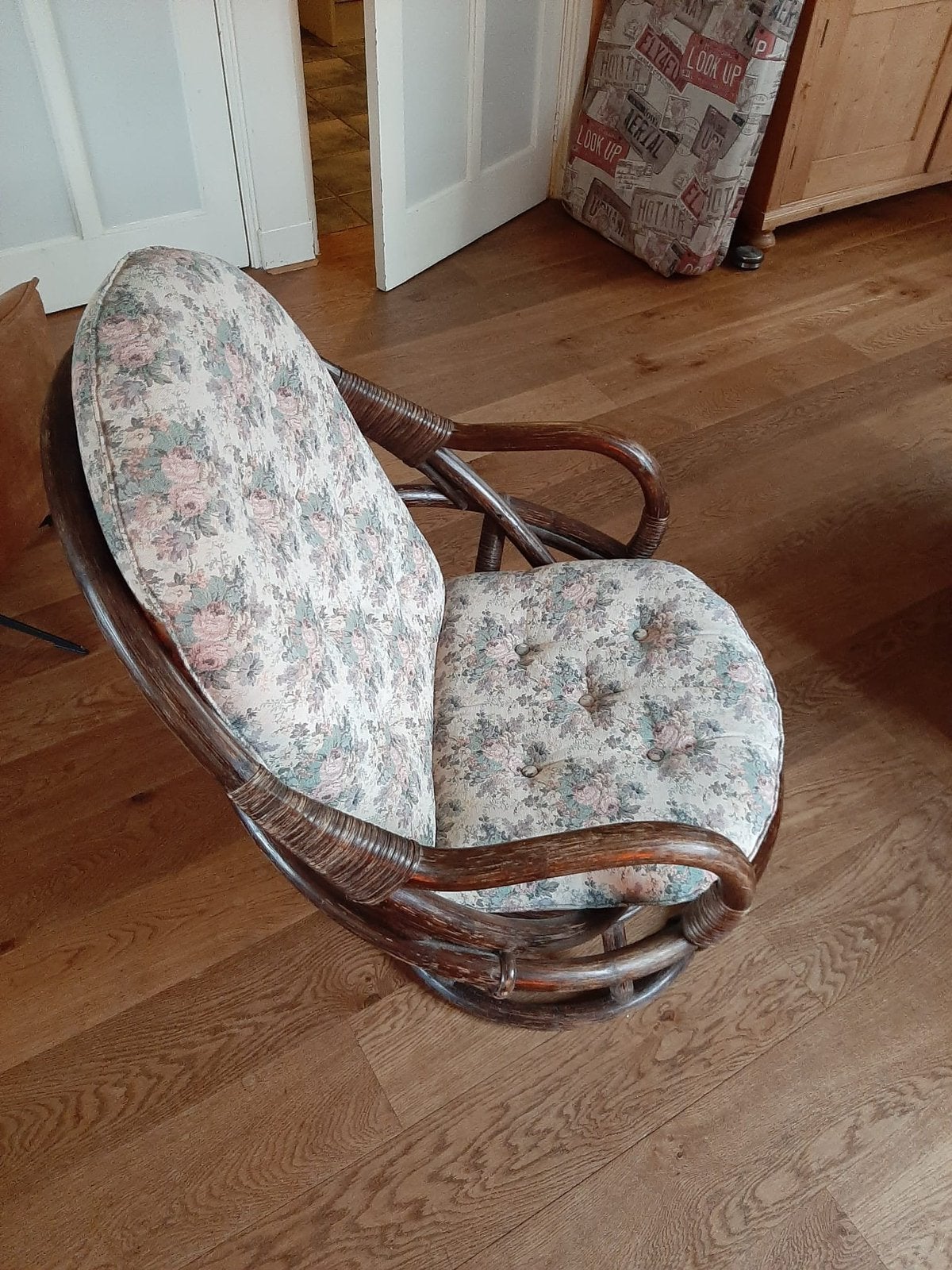 Rotan stoel, Ophalen