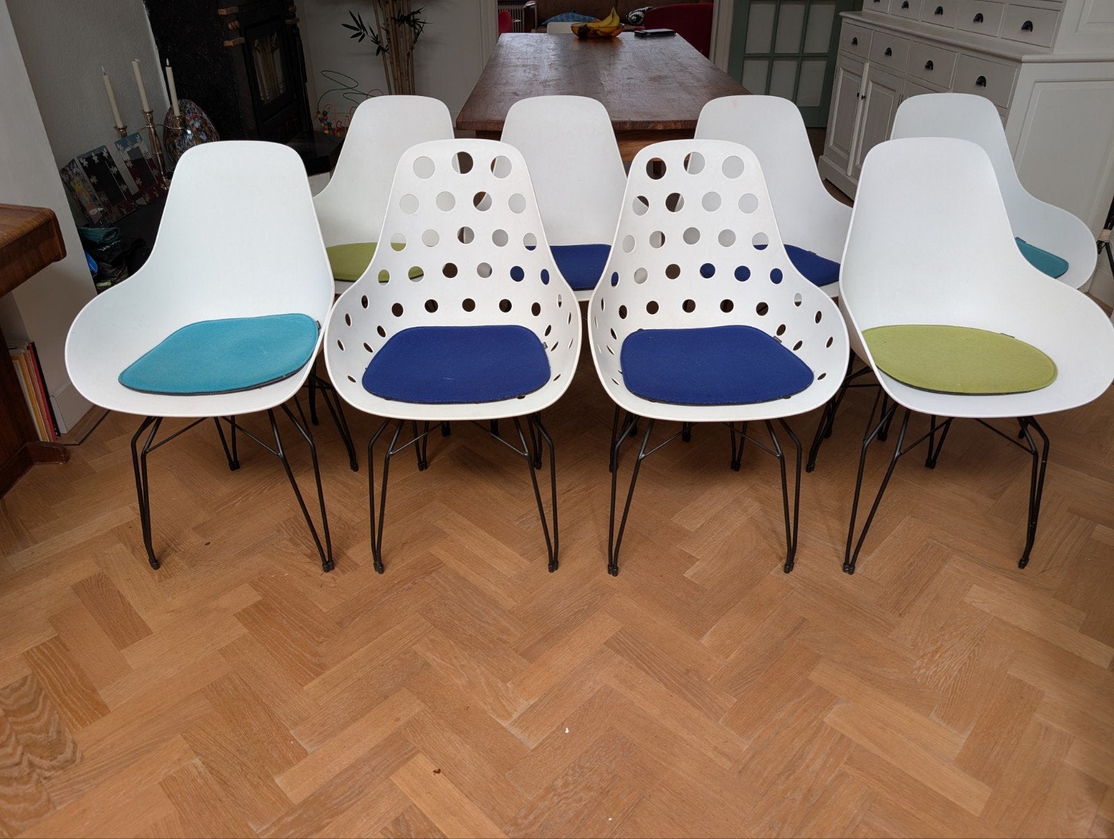 8 Kubikoff Dimple stoelen (6 zonder, 2 met gaten) + kussens, Huis en Inrichting, Ophalen, Kunststof, Gebruikt, Wit
