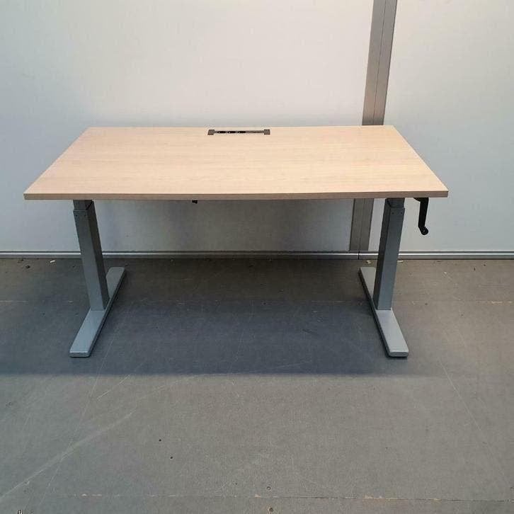 Slingerbureau werkplek bureau 140x80 cm, Huis en Inrichting, Bureaus, Ophalen, In hoogte verstelbaar, Gebruikt