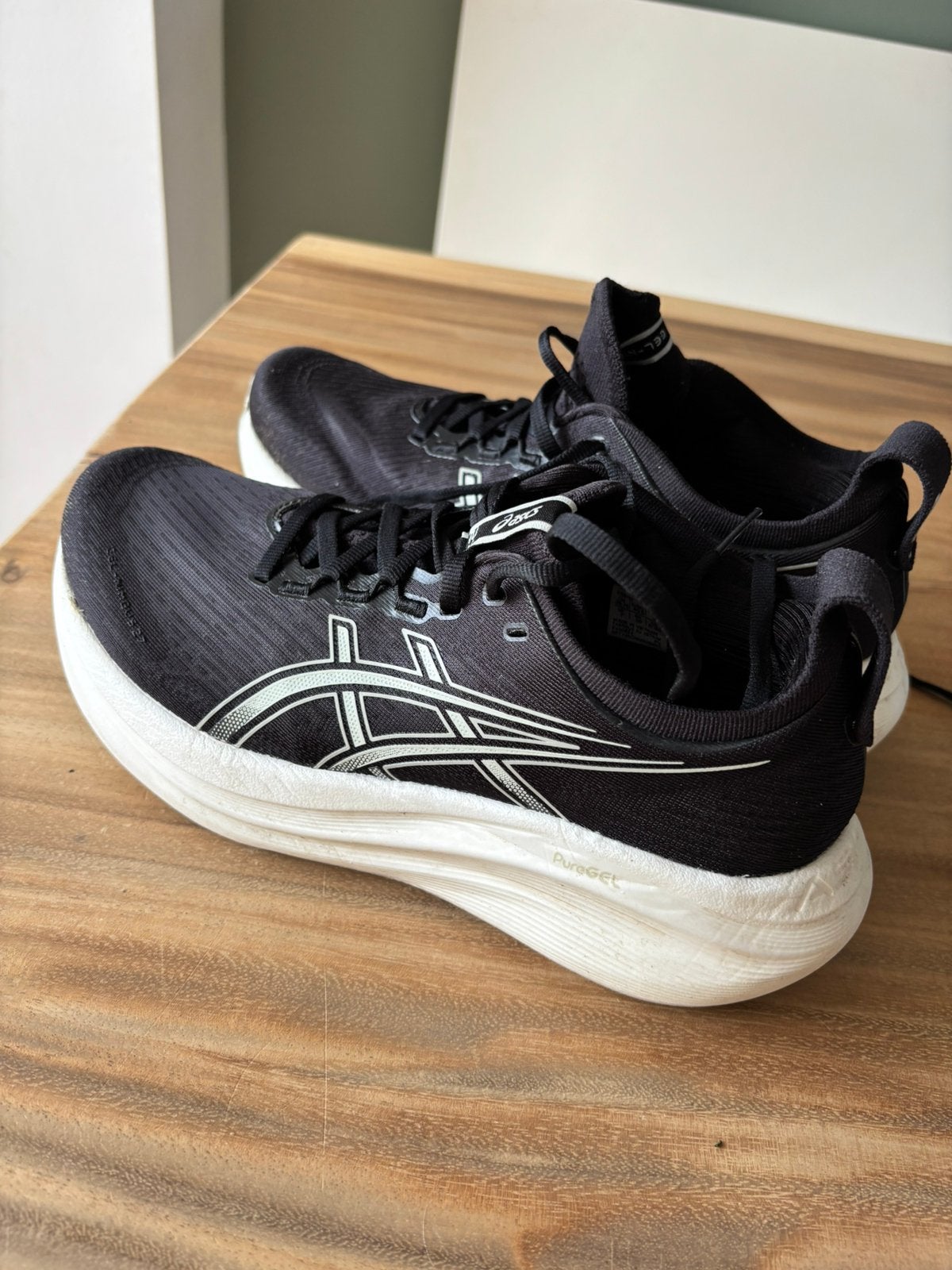 Asics hardloopschoenen, Sport en Fitness, Loopsport en Atletiek, Ophalen of Verzenden, Zo goed als nieuw, Hardloopschoenen, Asics