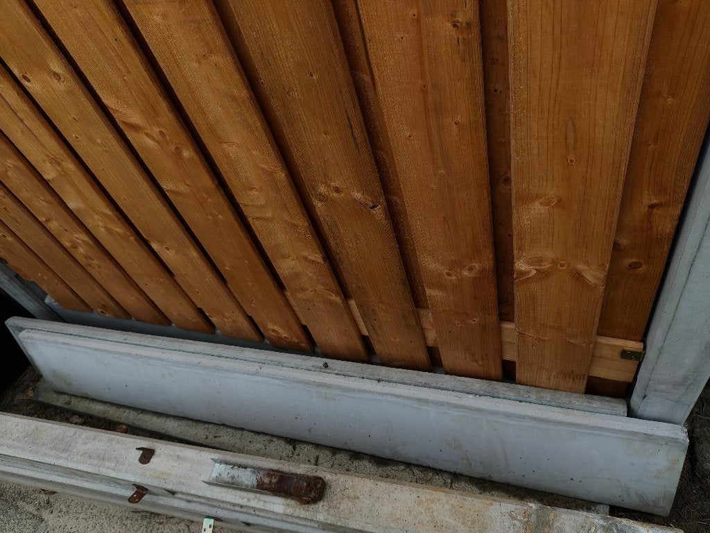 Betonpalen en betonplaten gratis af te halen, Ophalen, Gebruikt