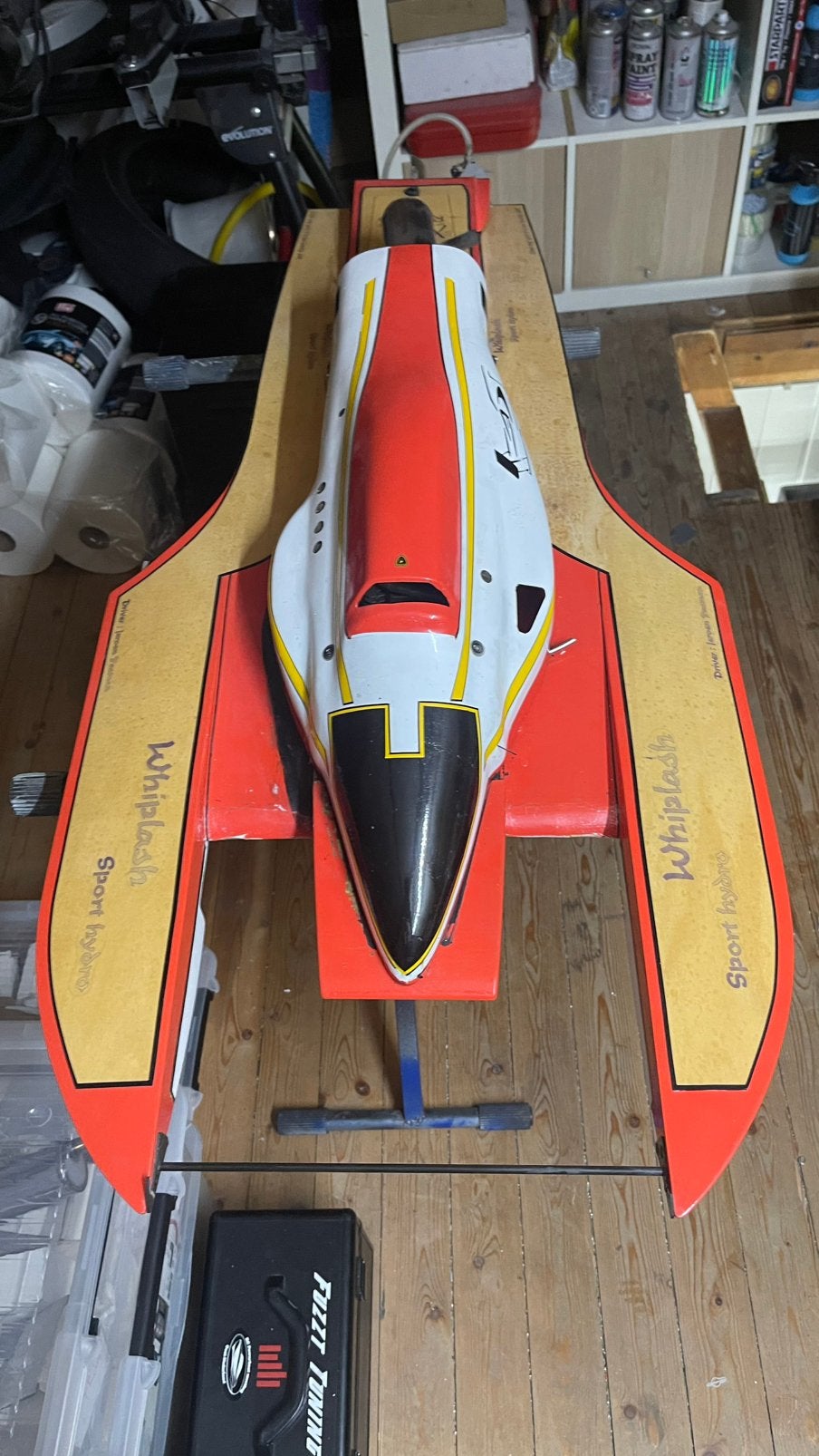 Powerboat whiplash, Hobby en Vrije tijd, Modelbouw | Boten en Schepen, Ophalen, Gebruikt