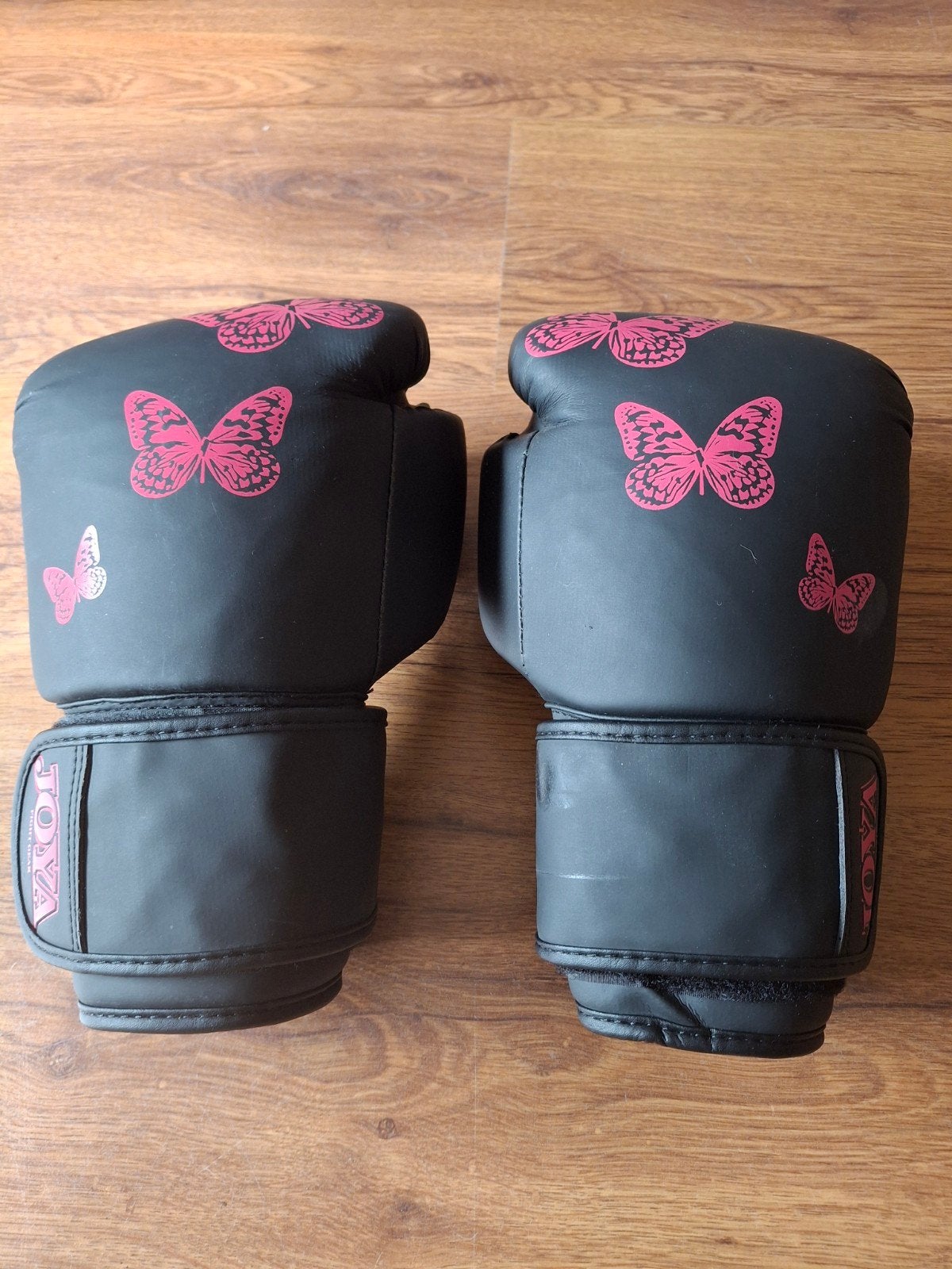 Zgan leuke (kick)box handschoenen maat 8oz + pad, Ophalen, Zo goed als nieuw, Bokshandschoenen