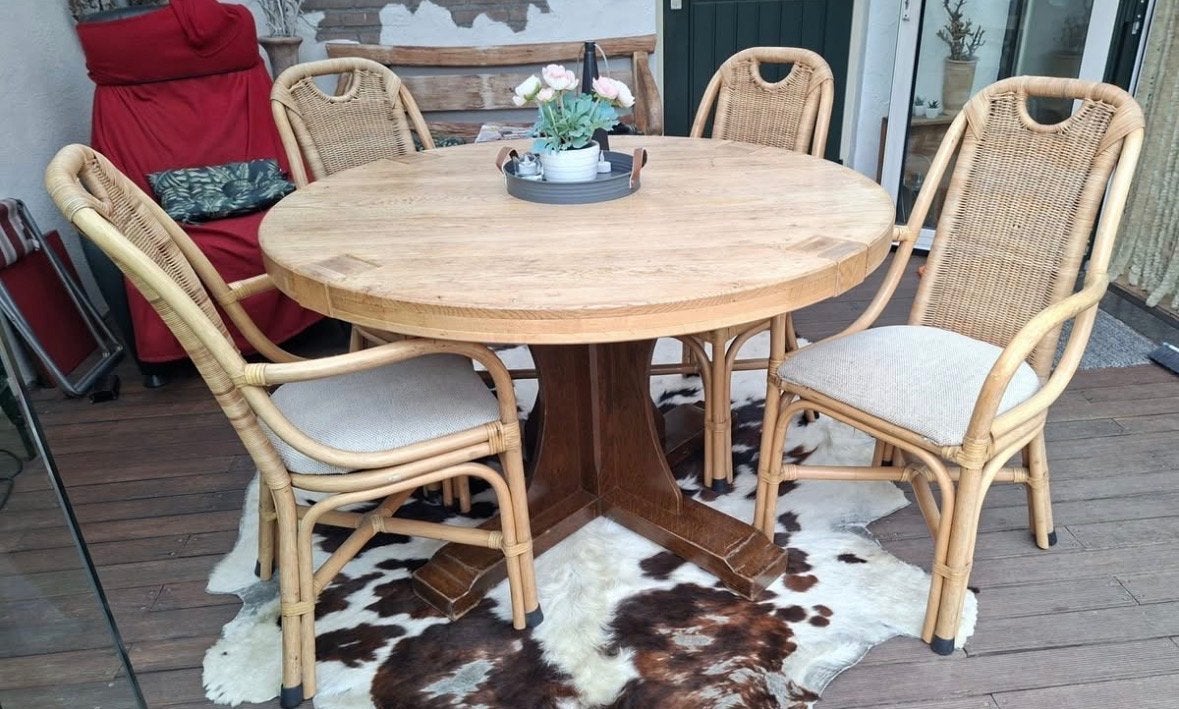 Elegante ronde eettafel met 4 rotan stoelen, Huis en Inrichting, Ophalen, Gebruikt, 100 tot 150 cm, Vier personen