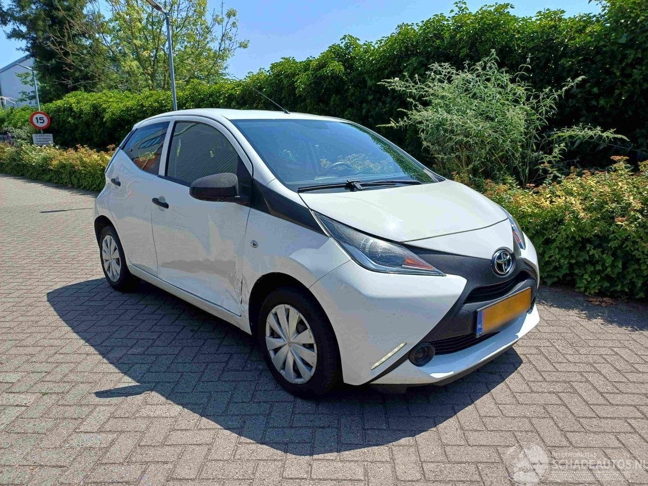 Toyota Aygo 1.0 VVT-i x-fun 5drs airco (bj 2017), Toyota-Allee 2 ,50858, Köln, Deutschland, Wit, Handgeschakeld, Kundenbetreuung@toyota.de