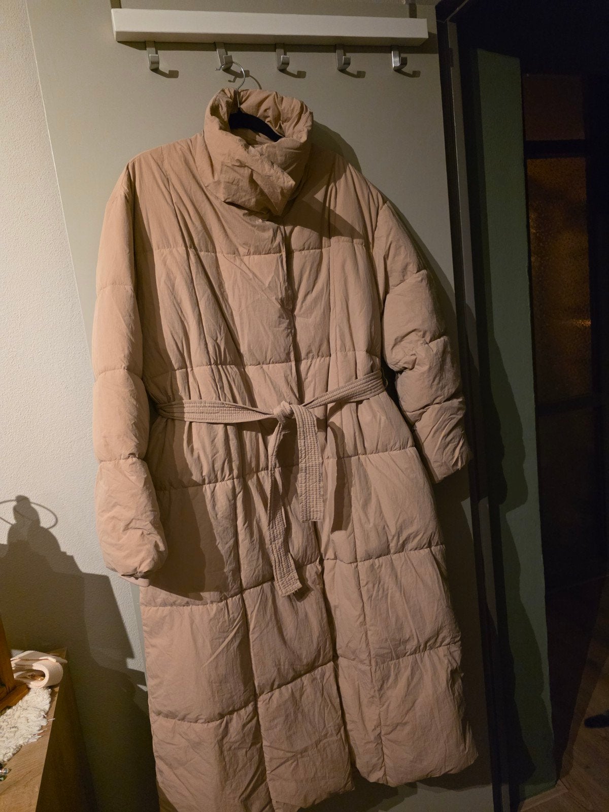 Lange beige gewatteerde jas, Kleding | Dames, Beige, Maat 46/48 (XL) of groter, Ophalen of Verzenden, Zo goed als nieuw