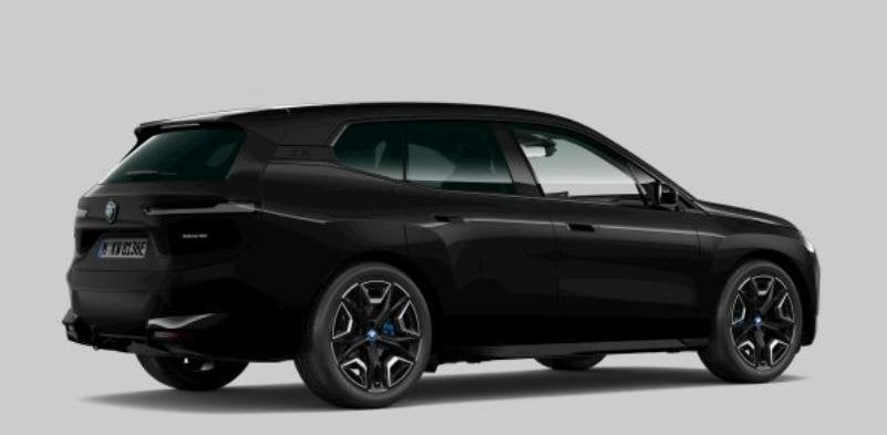 BMW iX xDrive50 High Executive 112 kWh Sportpakket - Trekhaa, Auto's, BMW, Automaat, Parkeerassistent, Gebruikt, Zwart