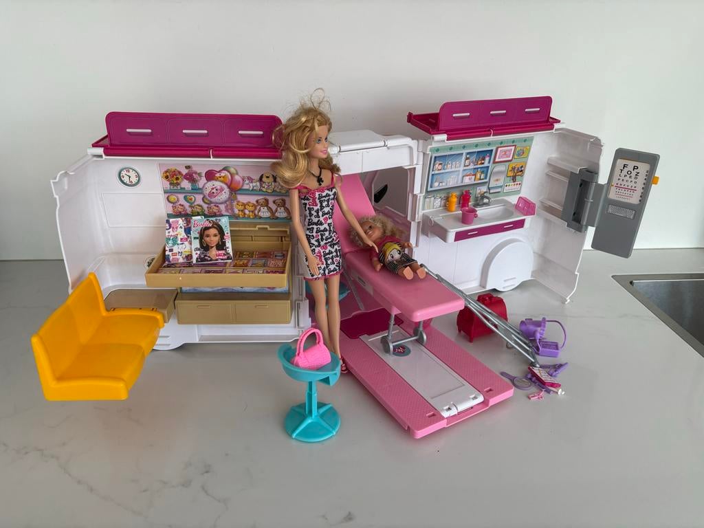 Barbie Ambulance Speelset met Accessoires, Ophalen of Verzenden, Gebruikt, Meisje