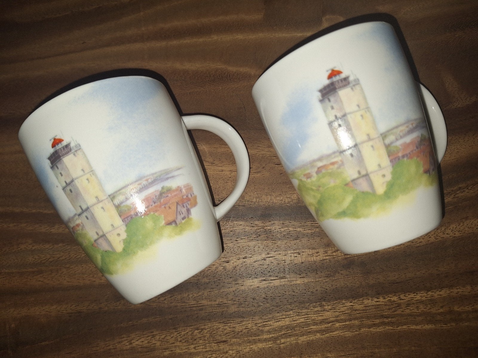 2 mokken Brandaris Terschelling. Zo goed als nieuw!, Ophalen of Verzenden, Zo goed als nieuw, Porselein, Mok