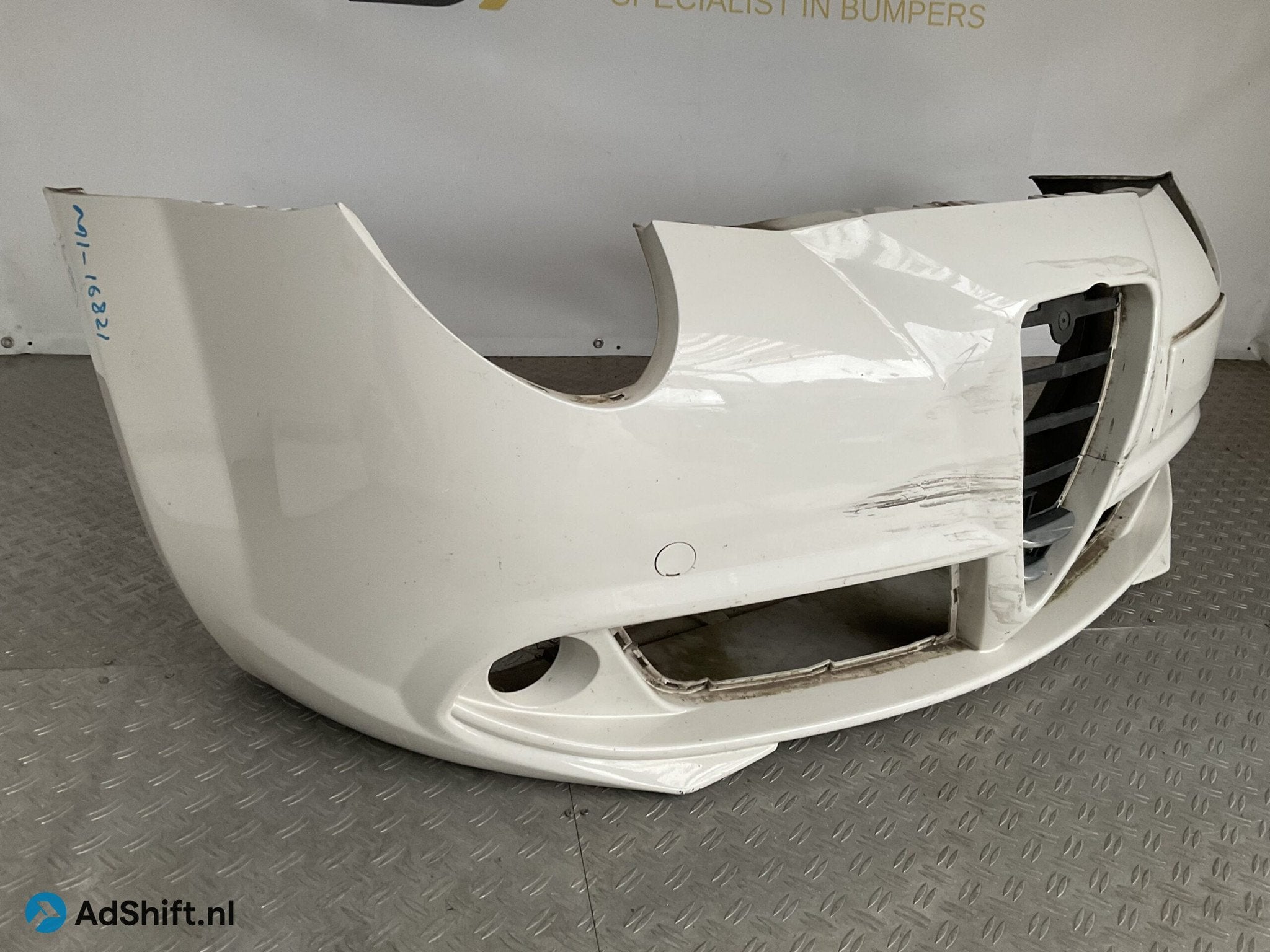 Bumper Alfa Romeo Mito 08-15-156078529 Voorbumper M1-16821z, Bumper