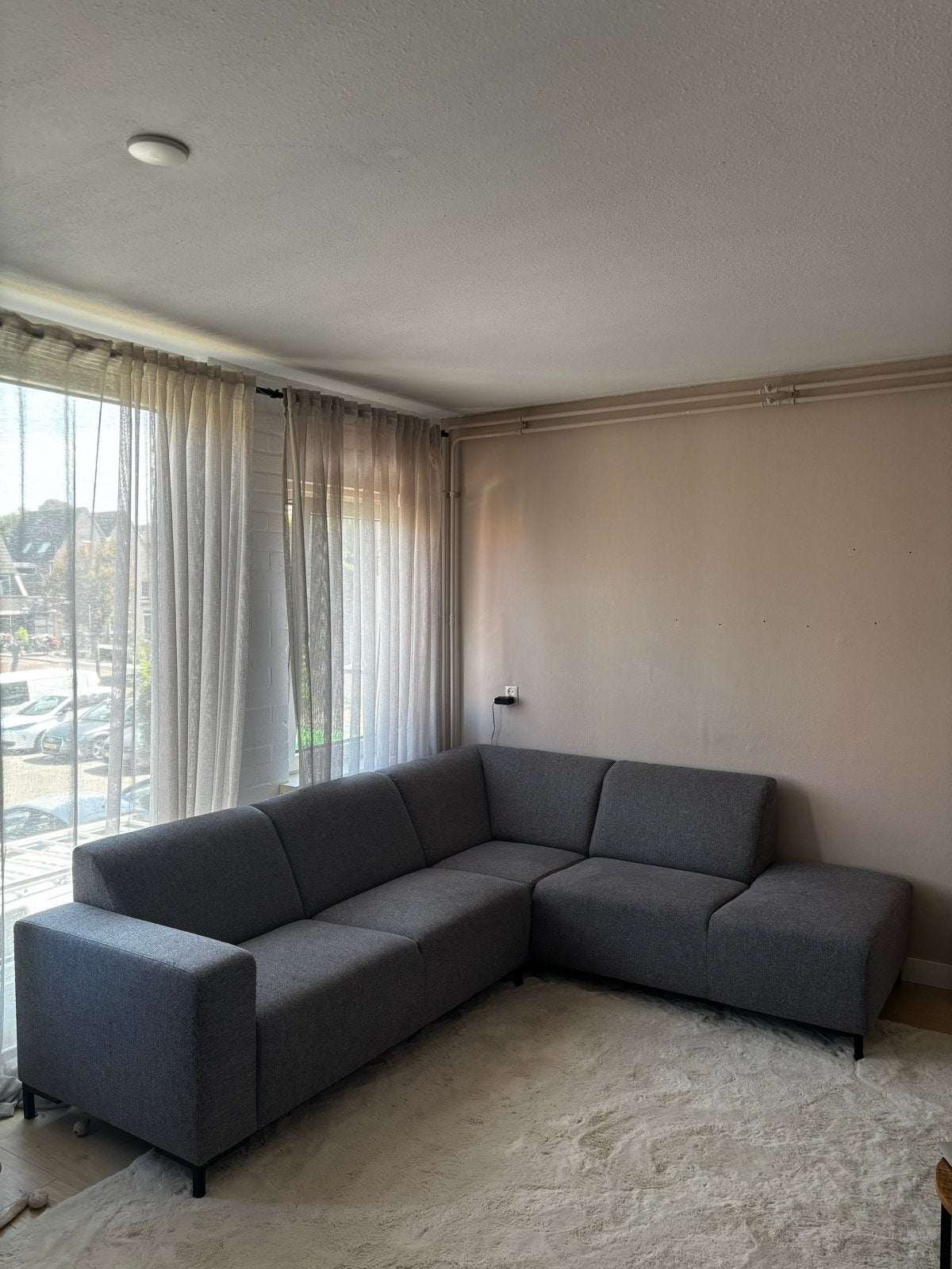Grijze hoekbank met lichte gebruikssporen, Huis en Inrichting, Banken | Bankstellen, Ophalen, 250 tot 300 cm, Gebruikt, Hoekbank