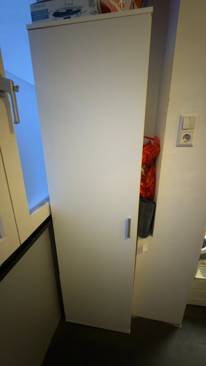 Witte smalle kast met planken, Ophalen, Minder dan 50 cm, Gebruikt, Minder dan 25 cm