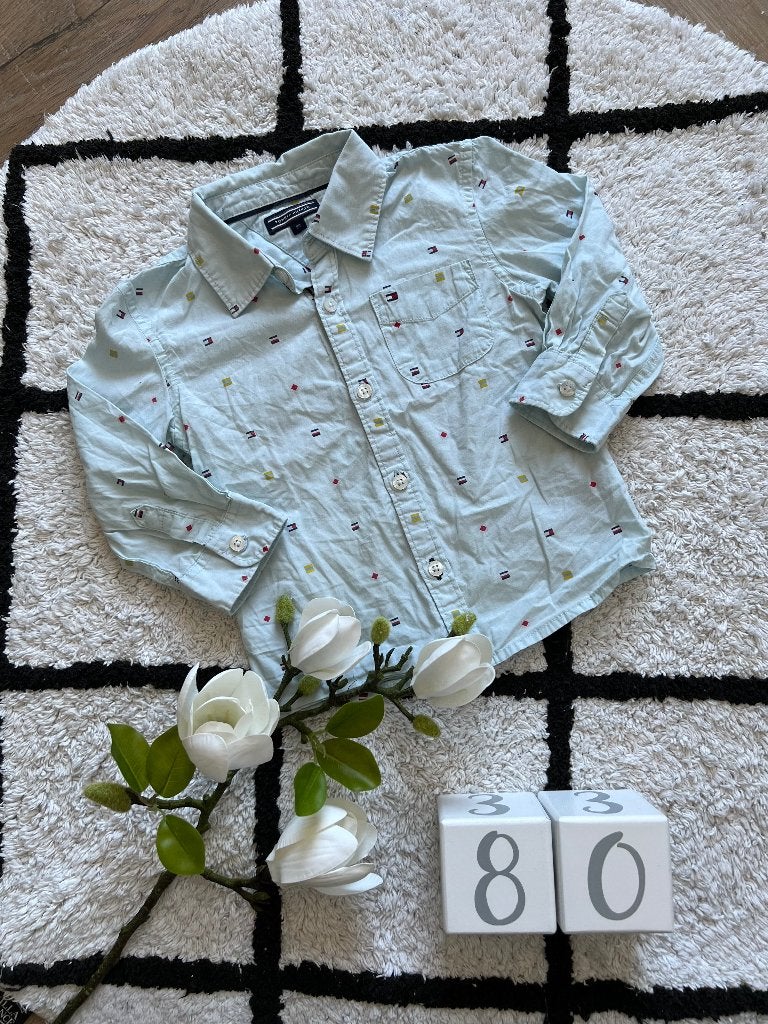 Heel goed licht blauw Tommy Hilfiger overhemd print baby 80, Kinderen en Baby's, Ophalen of Verzenden, Overhemdje of Bloesje, Jongetje