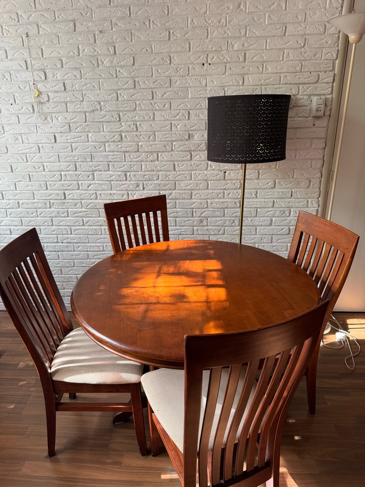 4 eetkamerstoelen (€15,- p/s, 4 voor €50,-), Ophalen, Gebruikt, 100 tot 150 cm, Rond