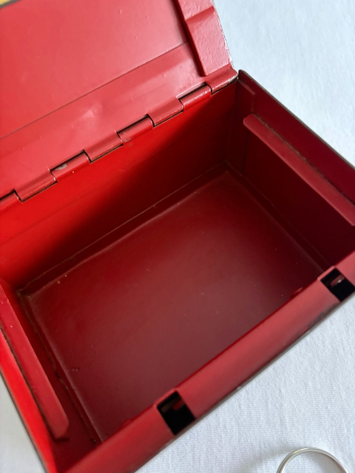 Vintage Beaumont spaarpot/geldkistje met sleutel, Antiek en Kunst, Ophalen