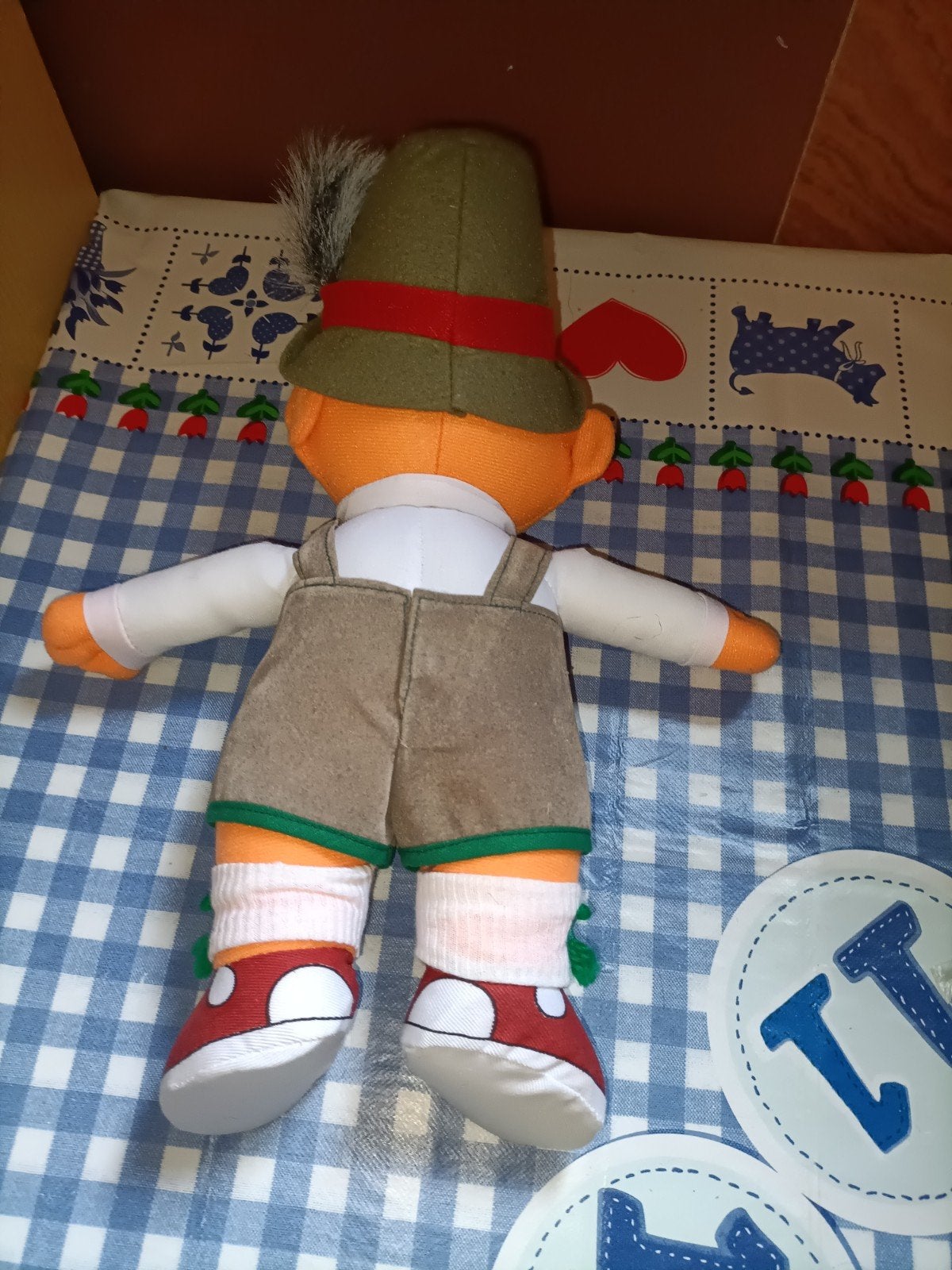 Bert knuffel in lederhose 33 cm groot Jim Henson, Ophalen of Verzenden, Zo goed als nieuw, Overige typen