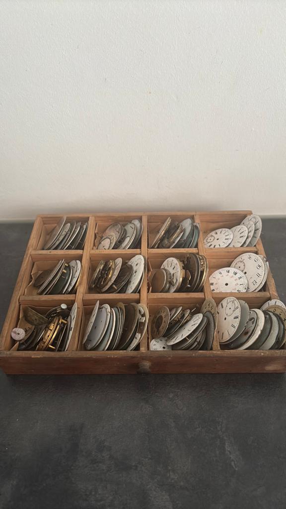Zakhorloge wijzerplaten +\- 100 stuks, Ophalen of Verzenden