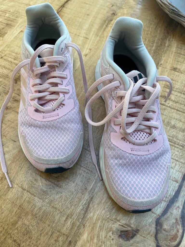 Adidas roze sportschoenen maat 35, Ophalen, Gebruikt, Meisje, Sportschoenen