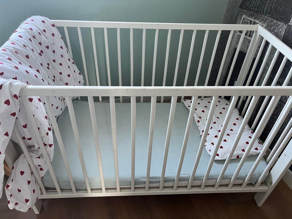 GRATIS AFHALEN ledikant en commode, Kinderen en Baby's, Kinderkamer | Bedden, Ophalen, Gebruikt, 140 tot 160 cm, 70 tot 85 cm