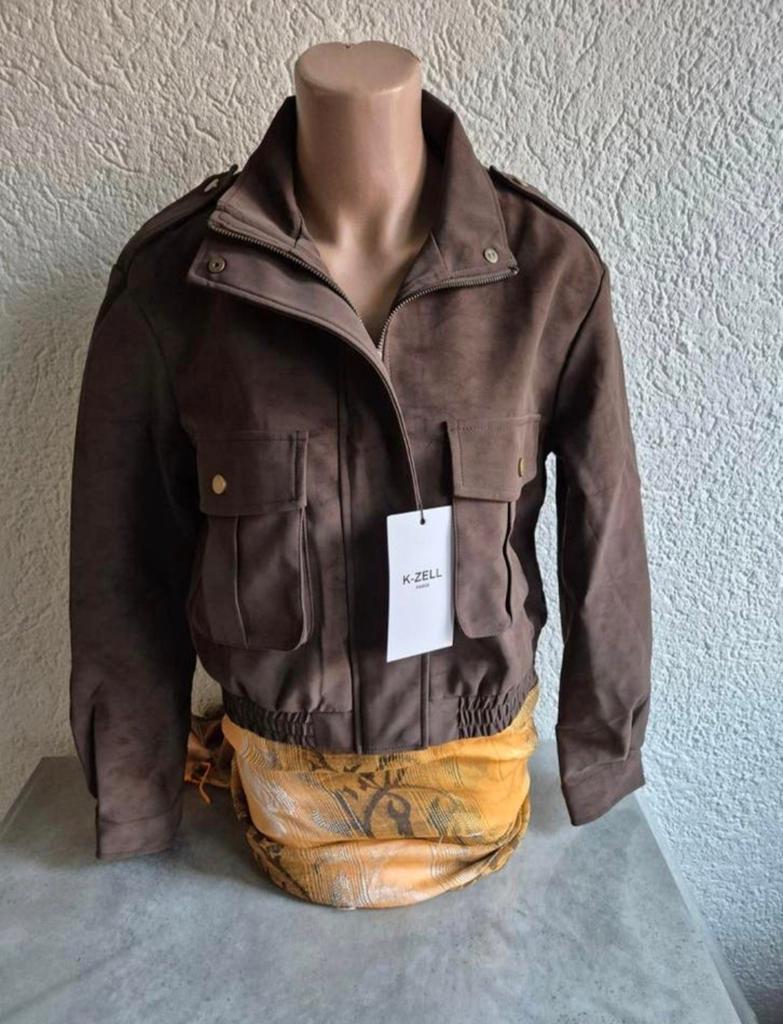K-ZELL Bruin Suède Look Jasje Maat L, Kleding | Dames, Ophalen, Bruin, Maat 42/44 (L), Nieuw