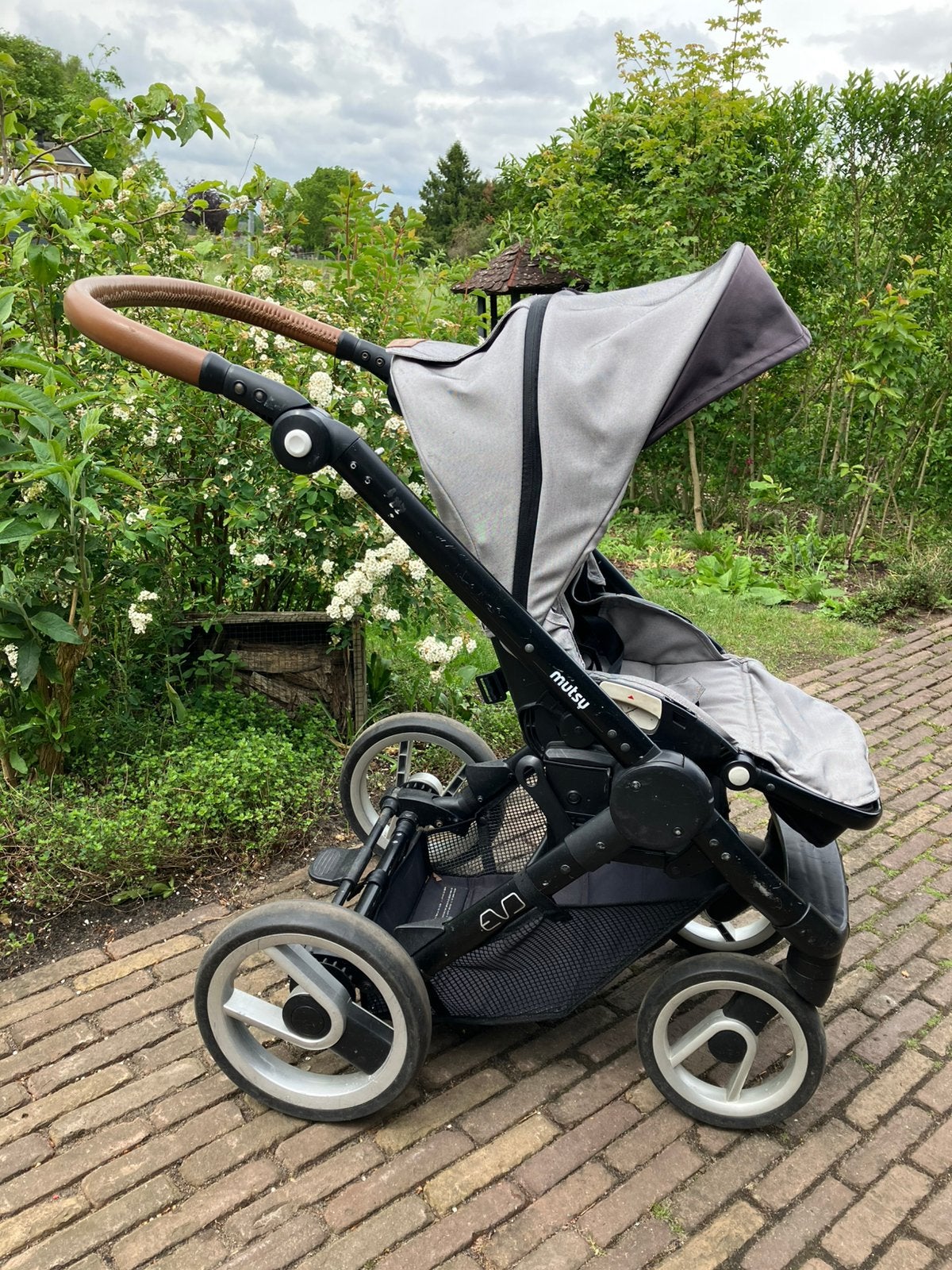 Mutsy Evo kinderwagen met maxicosi en reiswieg, Kinderen en Baby's, Kinderwagens en Combinaties, Gebruikt, Mutsy, Verstelbare duwstang