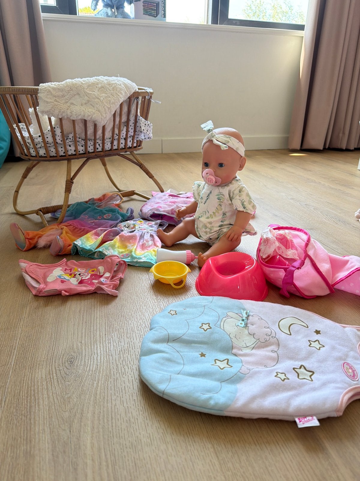 Baby Born pop met veel accessoires en kleertjes, Ophalen, Gebruikt, Babypop